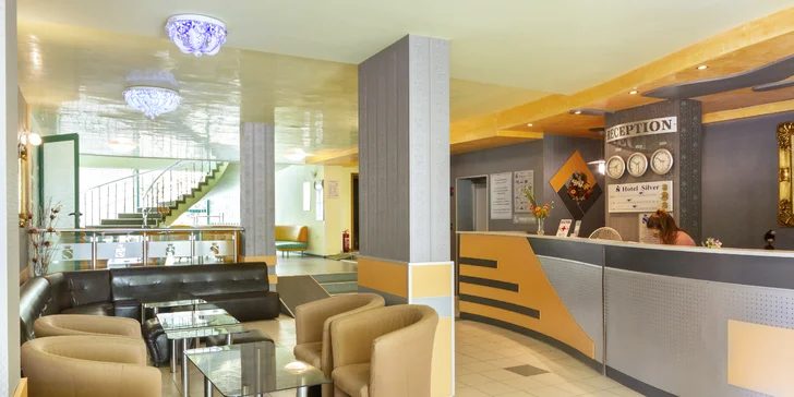 Hotel Silver*** leží v příjemné lokalitě Zlaté Písky, která je druhým největším a zároveň jedním z nejoblíbenějších středisek bulharského pobřeží. 
