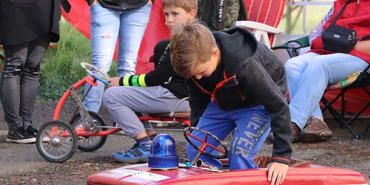 Pro děti bude připravená akce Superbojovka s Retráčkem s plněním úkolů na různých stanovištích. 