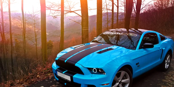 Čeká vás 30 nebo 60 min. za volantem Ford Mustangu GT 5.0.
