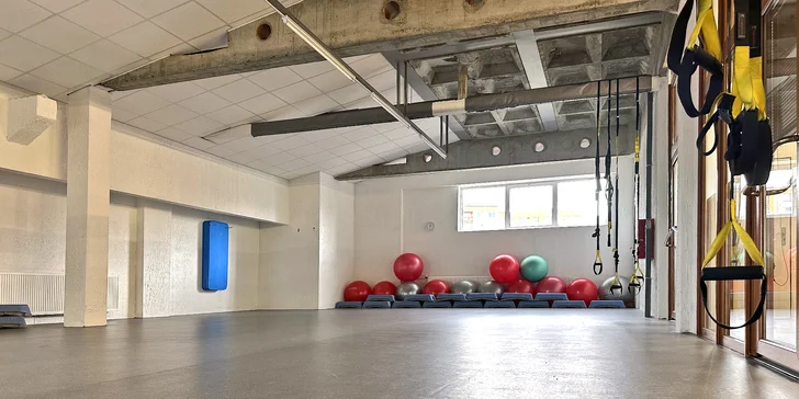 S kreditovou permanentkou na 500–2 000 Kč tu můžete využít jakékoliv služby: skupinové lekce, fitness, solárium a infrasaunu.
