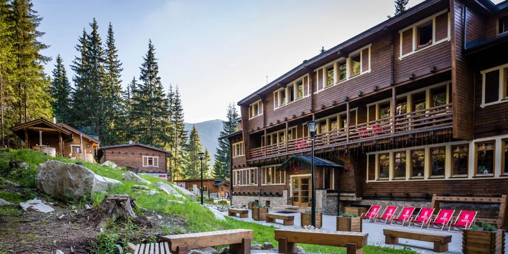 Hotel leží v Demänovské dolině, jednom z nejhezčích míst na Slovensku.