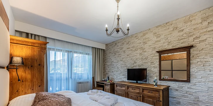 Ubytujete se ve dvoulůžkovém pokoji Classic nebo prostornějším apartmánu dle výběru. 