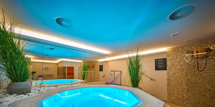 Vo wellness sa tešte na whrilpool, relaxačný bazén, fínsku saunu, Kneippov chodníček a mnoho ďalšieho.