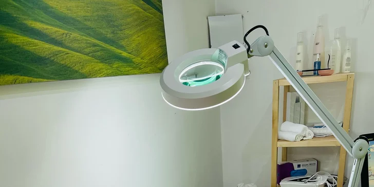 Vybrat si můžete chemický peeling Simildiet Mandelico, který má liftingový a omlazující účinek, hydratuje a zvyšuje regeneraci pokožky. 