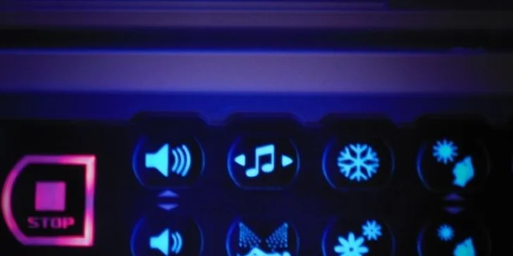 Součástí solária je moderní ovládací LED displej.