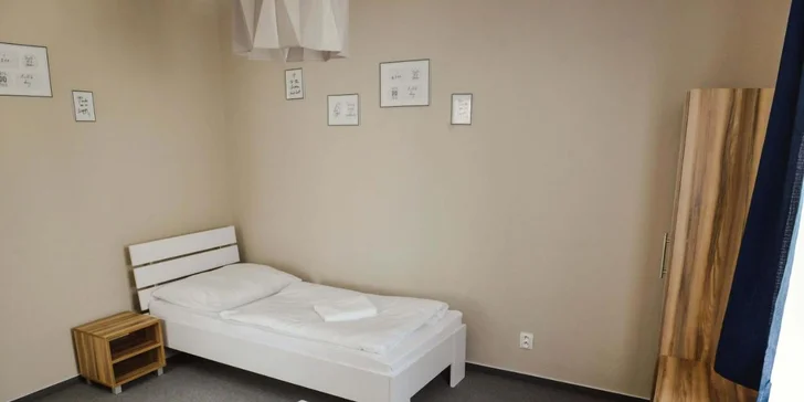 Nájdete tu aj spálňu s oddelenými posteľami.