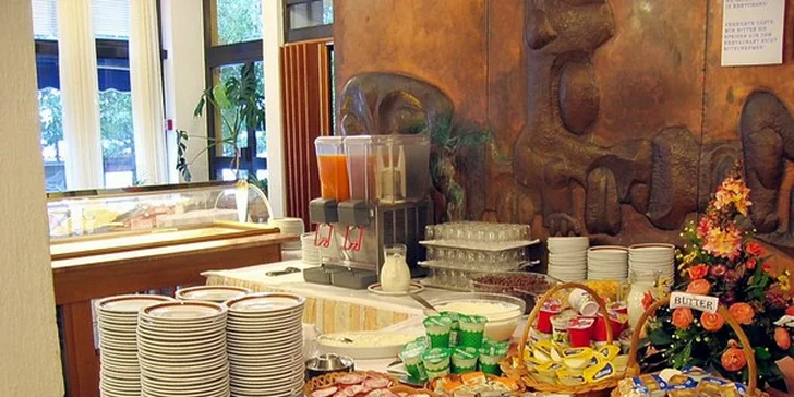 Snídaně i večeře se podávají formou bufetu. 