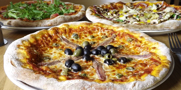 1 nebo 2 pizzy z pece na dřevo a sleva na piva v restauraci na Vinohradech