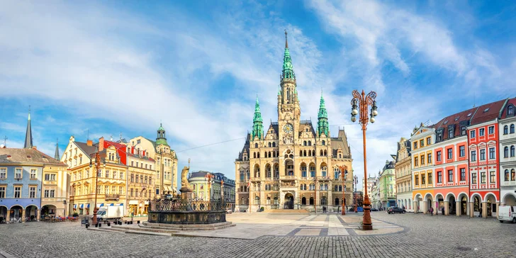 Do centra města je to z hotelu asi 2,5 km. 