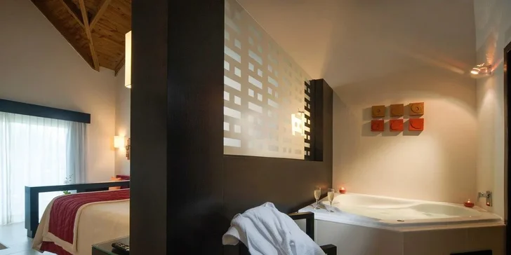 Rozmazlíte se bublinkovou lázní v hydromasážní vaně.