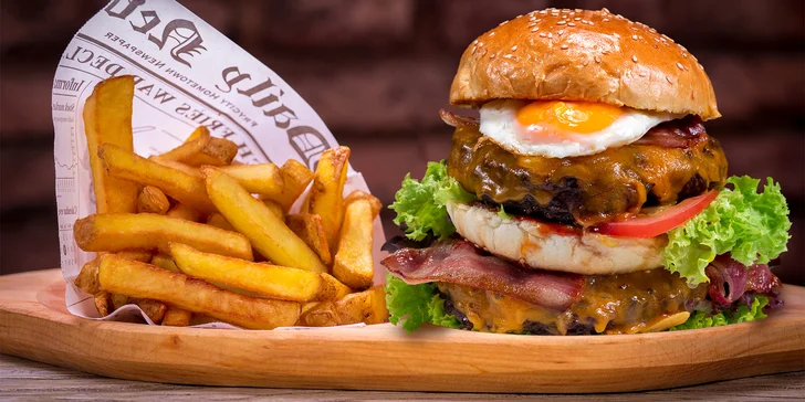 Burger s dvojitou porcí masa, belgické hranolky, omáčka a pivo pro 1 i 2 os.