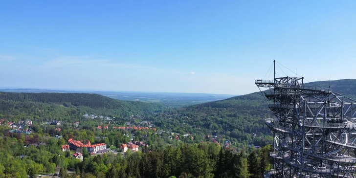 Na výlet môžete vyraziť na chodník korunami stromov Sky Walk.