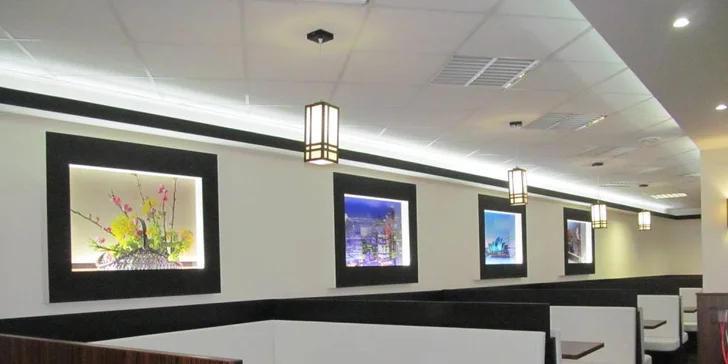 Útulný interiér restaurace nabízí dostatek soukromí.