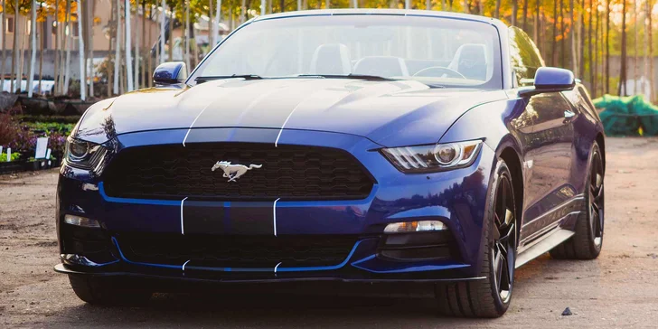 Ford Mustang Cabrio: 15 min. spolujízdy i řízení na 30–45 min. nebo celý den