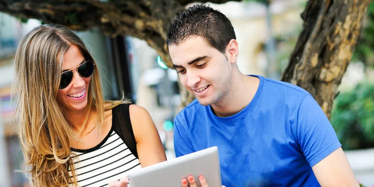 Díky výuce online nebude ztrácet čas dojížděním, budete se lépe soustředit a více se naučíte bez přítomnosti jiných studentů.