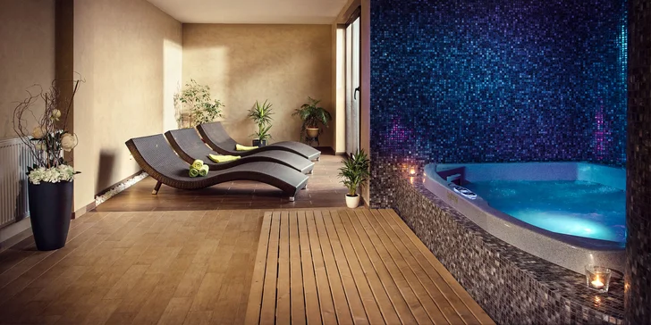 Romantický VIP privátny wellness vstup pre dvoch + masáž lávovými kameňmi a občerstvenie