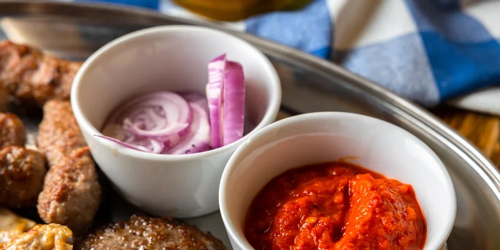 Papriková omáčka ajvar je jedným z pilierov chorvátskej kuchyne