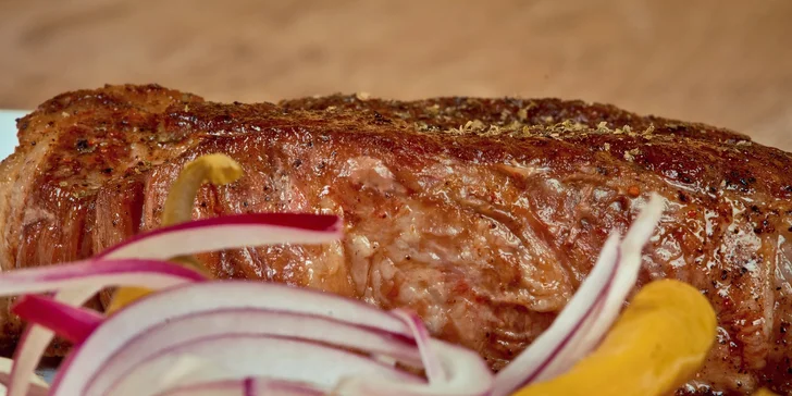 A hezky tradičně – s hořčicí a křenem.