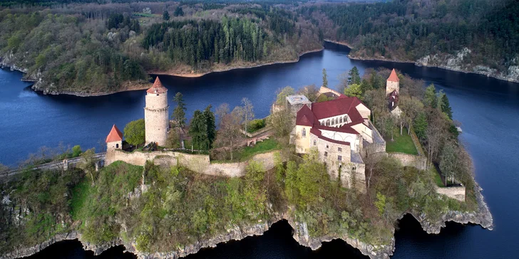 Gotický hrad byl postaven na počátku 13. století, za státní hrad byl prohlášen v roce 1950, předtím patřil více než dvě století rodu Schwarzenbergů.