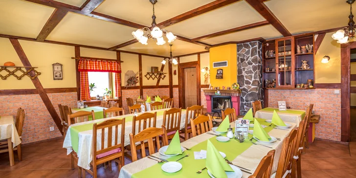 Ráno se najíte ze švédských stolů a večeři si vyberete z menu v restauraci. 