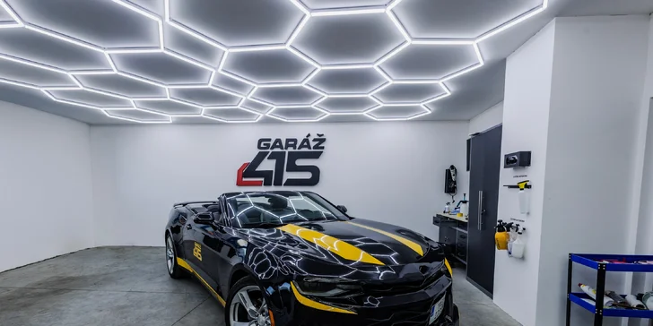 Motor o objemu 6,2 litru má výkon rovných 500 koní a předehnal by tak klidně celé stádo. 