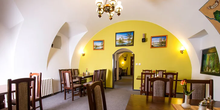 
Hotelové restaurace proslulé svou vynikající kuchyní jsou vyhledávanými místy nejen nocležníků, ale i lidí ze širokého okolí Třeboně. 