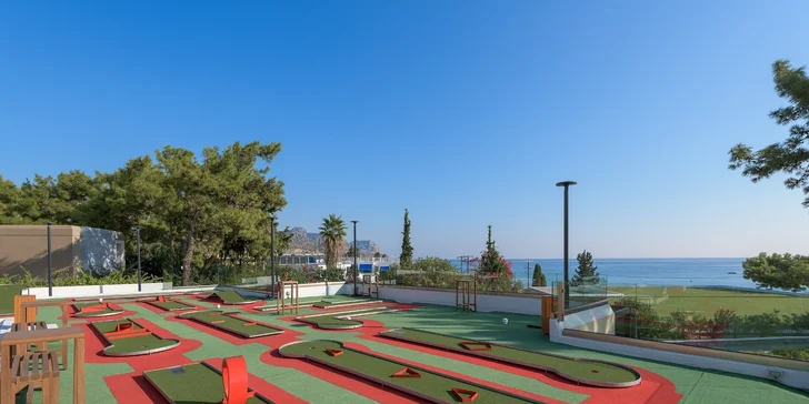 Nebo spolu všichni zajděte na minigolf.
