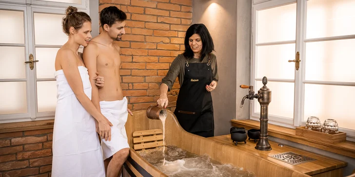Svijanská voda je obohacená o pivovarské kvasnice, slad a chmel. 