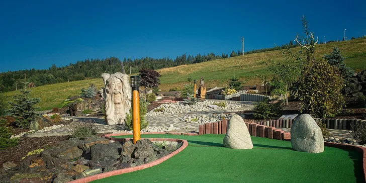 Adventure minigolf: Zmerajte si sily v minigolfe