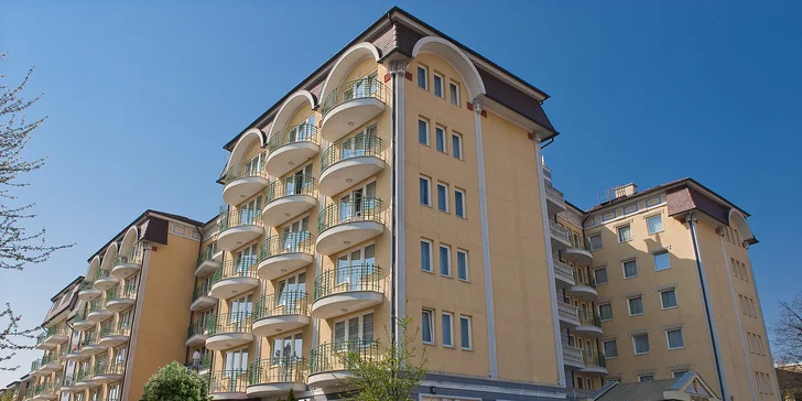 Hotel Palace**** Hévíz sa nachádza kúsok od obľúbeného termálneho jazera.
