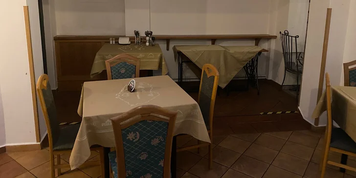 Přijměte pozvání do restaurace Jack and George Restaurant, kde vás pohostí pořádnou masovou dobrotou. 