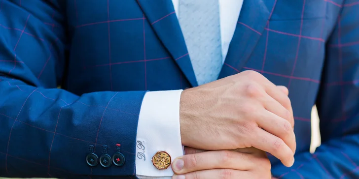 Ke košili můžete pořídit samostatně i elegantní doplněk v podobě manžetových knoflíčků podle vlastního výběru. 