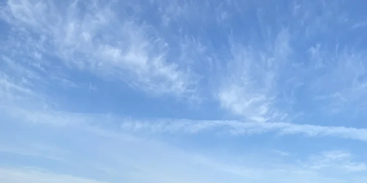 V horkých letních dnech doporučujeme vzít si s sebou stan a přespat na břehu Baťova kanálu.