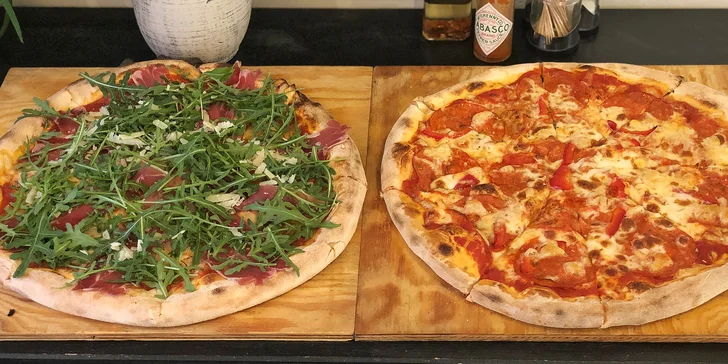 Na výběr máte hned několik druhů téhle italské speciality – některé zdobí žampiony, jiné rukola další zase tuňák či slanina s vejci a parmazánem.