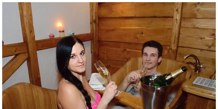 Sáhnout ale můžete i po bylinném balíčku, kde na vás čeká půl hodina bylinné lázně a poté relaxace.