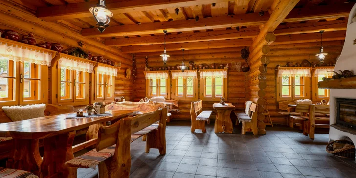 Součástí koliby je také stylová restaurace, ve které vám připraví chutnou polopenzi.