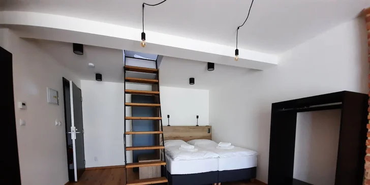 Některé apartmány a studia mají spaní v patře.