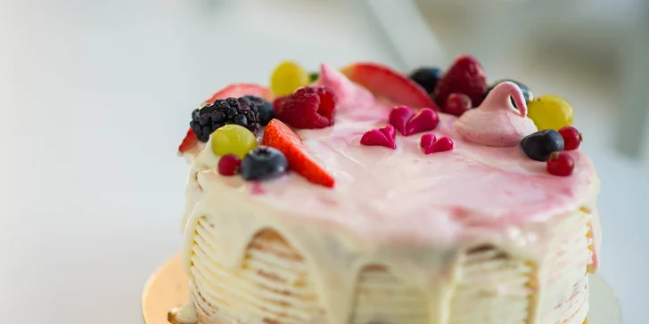 Valentínska ovocná torta s bielou čokoládou (800 g)