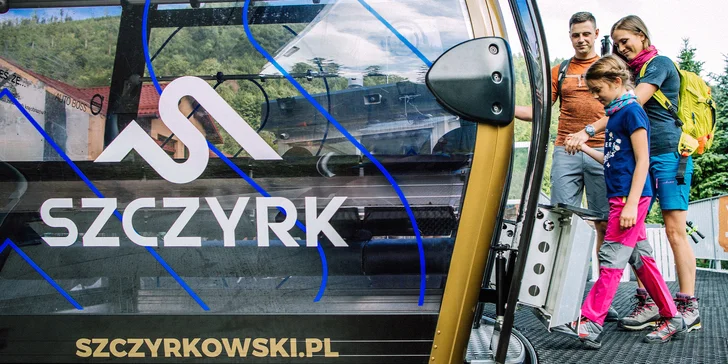 Děti do 6 let a pejsci jezdí zdarma. 