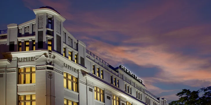 Hotel leží v docházkové vzdálenosti od nábřeží Vltavy a Vyšehradu. 