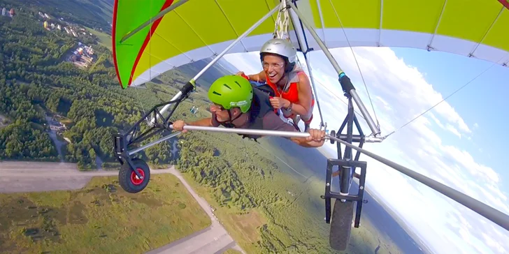 Do oblak na rogalu: jeden tandemový let nebo seznamovací kurz s pěti lety
