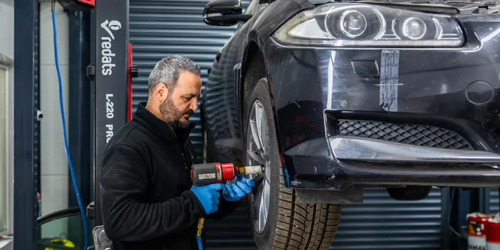 Pri návšteve UFO Autoservice si môžete byť istí, že o vaše auto sa postarajú výlučne mechanici s dlhoročnými skúsenosťami