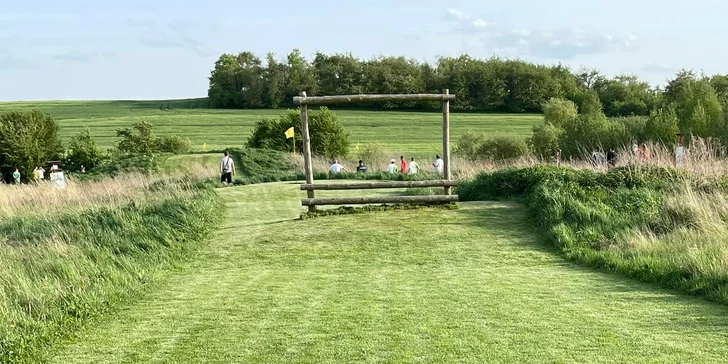 FotbalPark Pavlíkov se nachází jen asi 5 km od Rakovníka a nabízí profesionální 18jamkové hřiště vybudované podle pravidel Světové fotbalgolfové asociace.