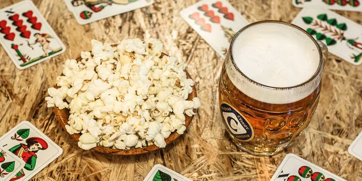 Ve dvou si tu můžete dát popcorn, pivo nebo limču a hot dog či sendvič. 