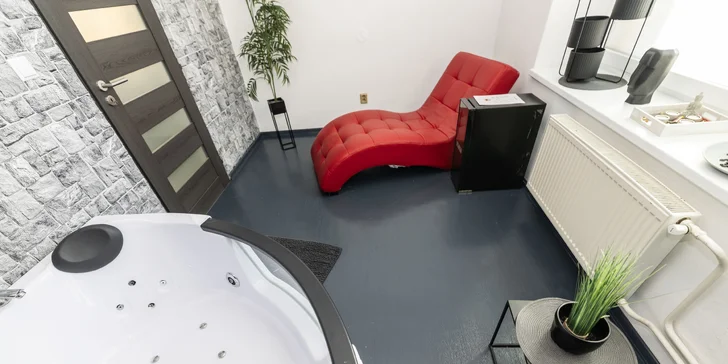 Vítejte v soukromém relaxačním centru s masážní vířivkou.