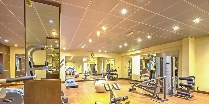 Pro ty, kteří neposedí, jsou k dispozici sportovní aktivity, fitness nebo možnost využití například potápěčského centra. 