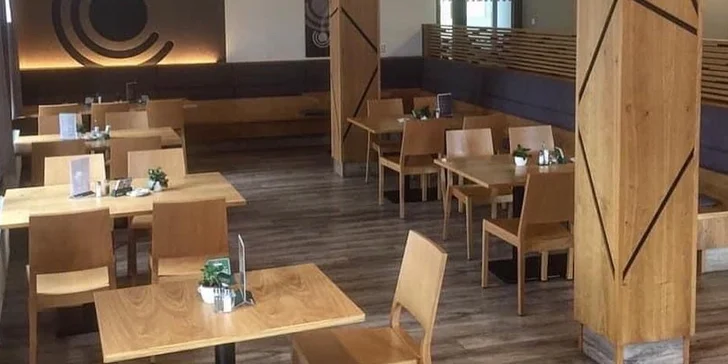 Vydejte se do moderní restaurace Střela v Plasích.