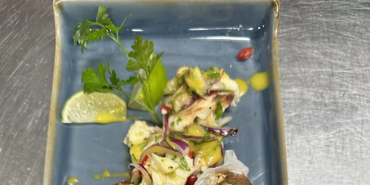 V prvním případě si u předkrmu vyberete hovězí tartar nebo hovězí empanadas. 