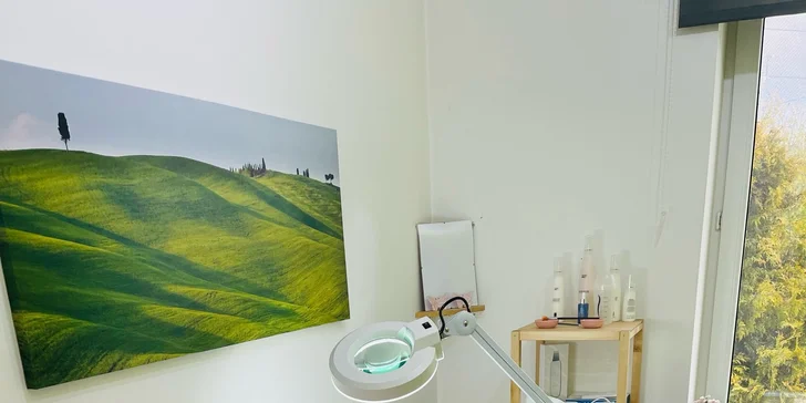 Peeling nemá fotosenzibilizační účinek, lze jej použít v období sluneční aktivity.
