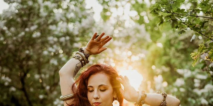 Na lekcích Fusion Belly Dance ve studiu HumanLab si vyzkoušíte nový druh pohybu.